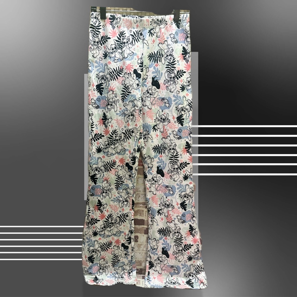 Disney Women’s Stitch Floral Lounge Pants size M